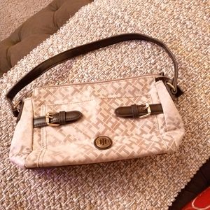 Tommy Hilfiger 👛 Purse